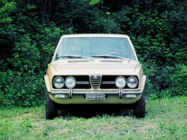 Alfa Romeo Alfetta фото