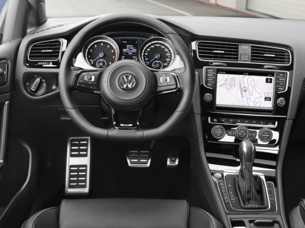 Volkswagen Golf R фото