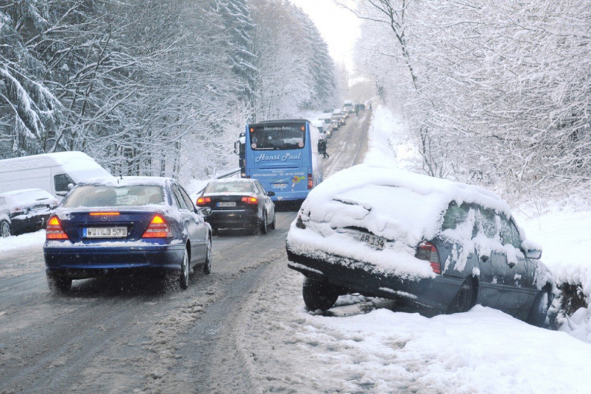 Автомобильная авария зимой